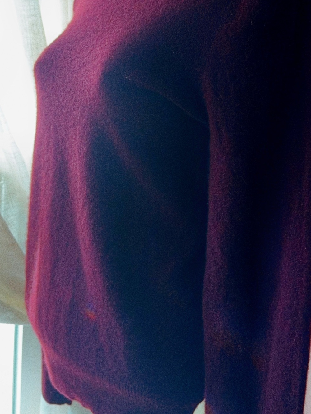 🍷 Quince 100% Cashmere Crewneck Sweater • Rich Burgundy • Medium - Picture 2 of 7